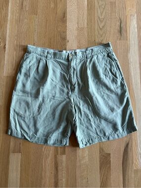 Vintage Tommy Bahama Safari Green 100% Silk Shorts